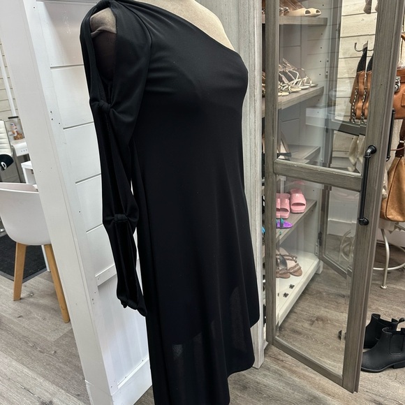 BCBGMAXAZRIA Cold Shoulder Sexy Little Black Dress One Sleeve Size Small - Picture 4 of 7
